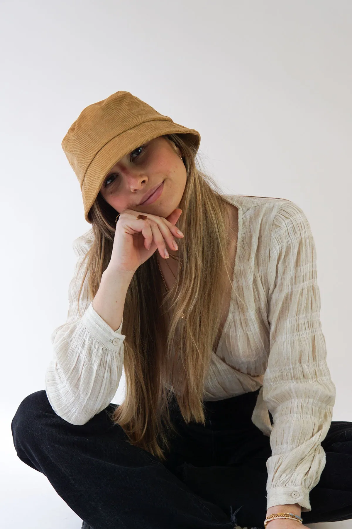 Caramel bucket hat