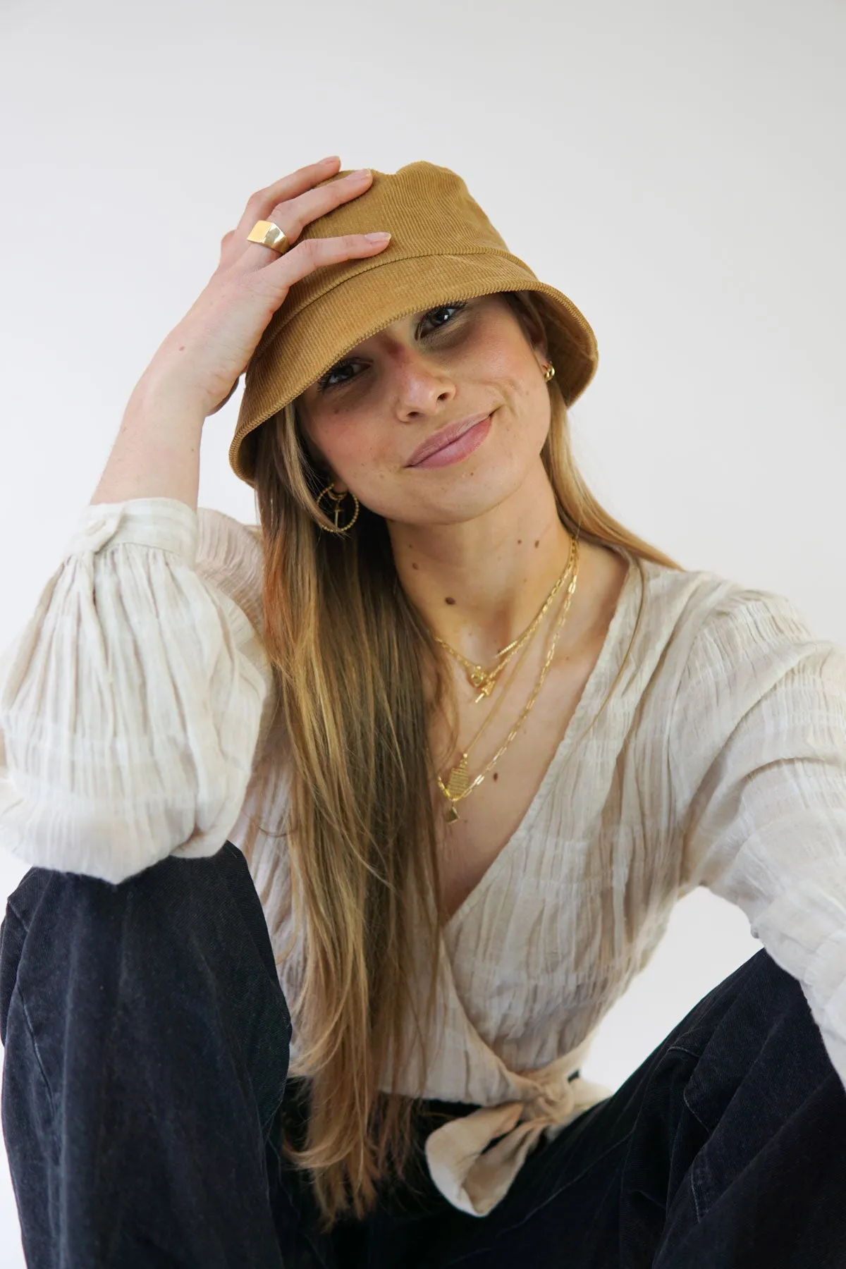 Caramel bucket hat