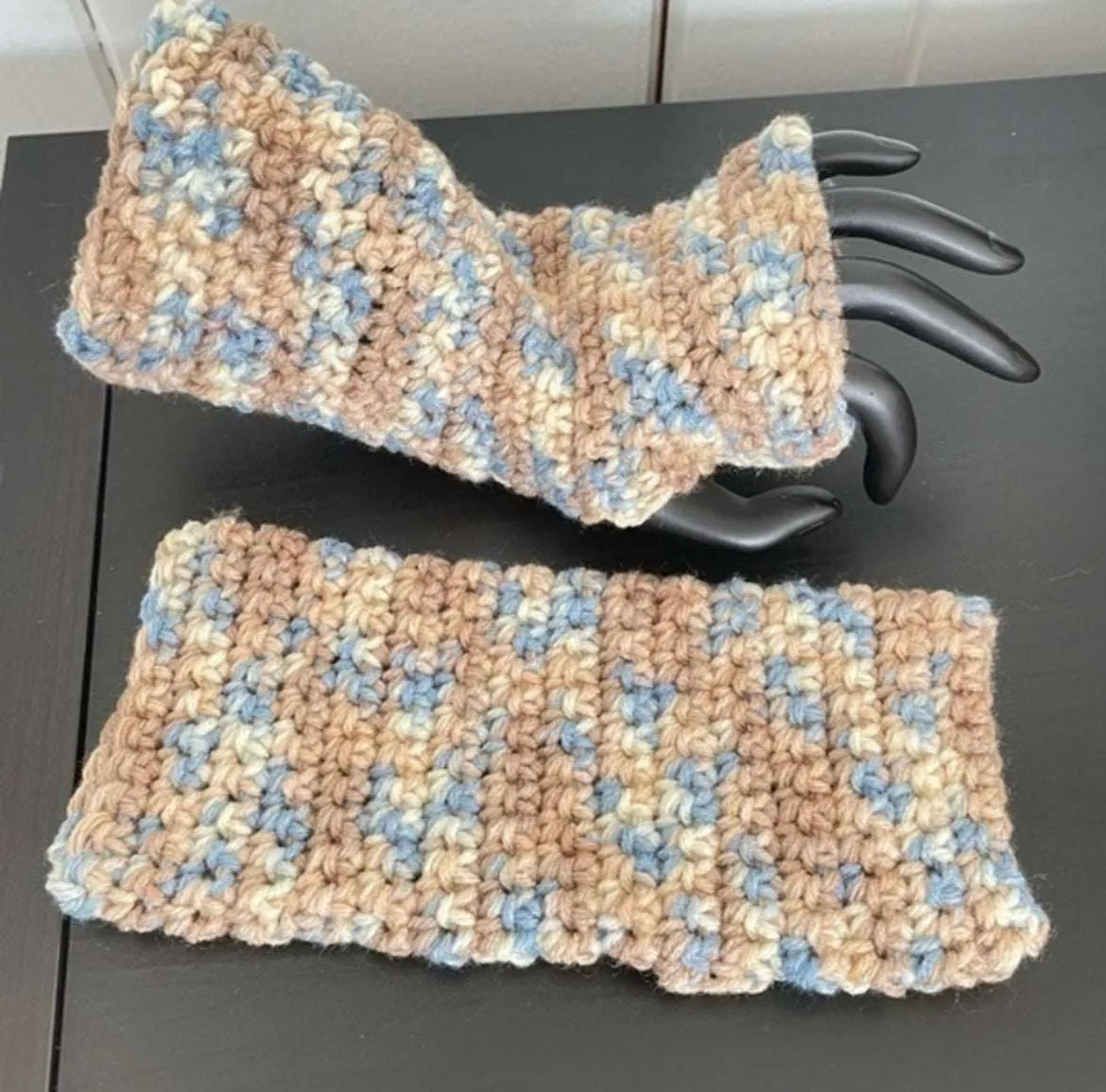Gaming Texting Writing Tech Fingerless Gloves Sandy Beaches Marbled Tan Wheat Pastel Blue