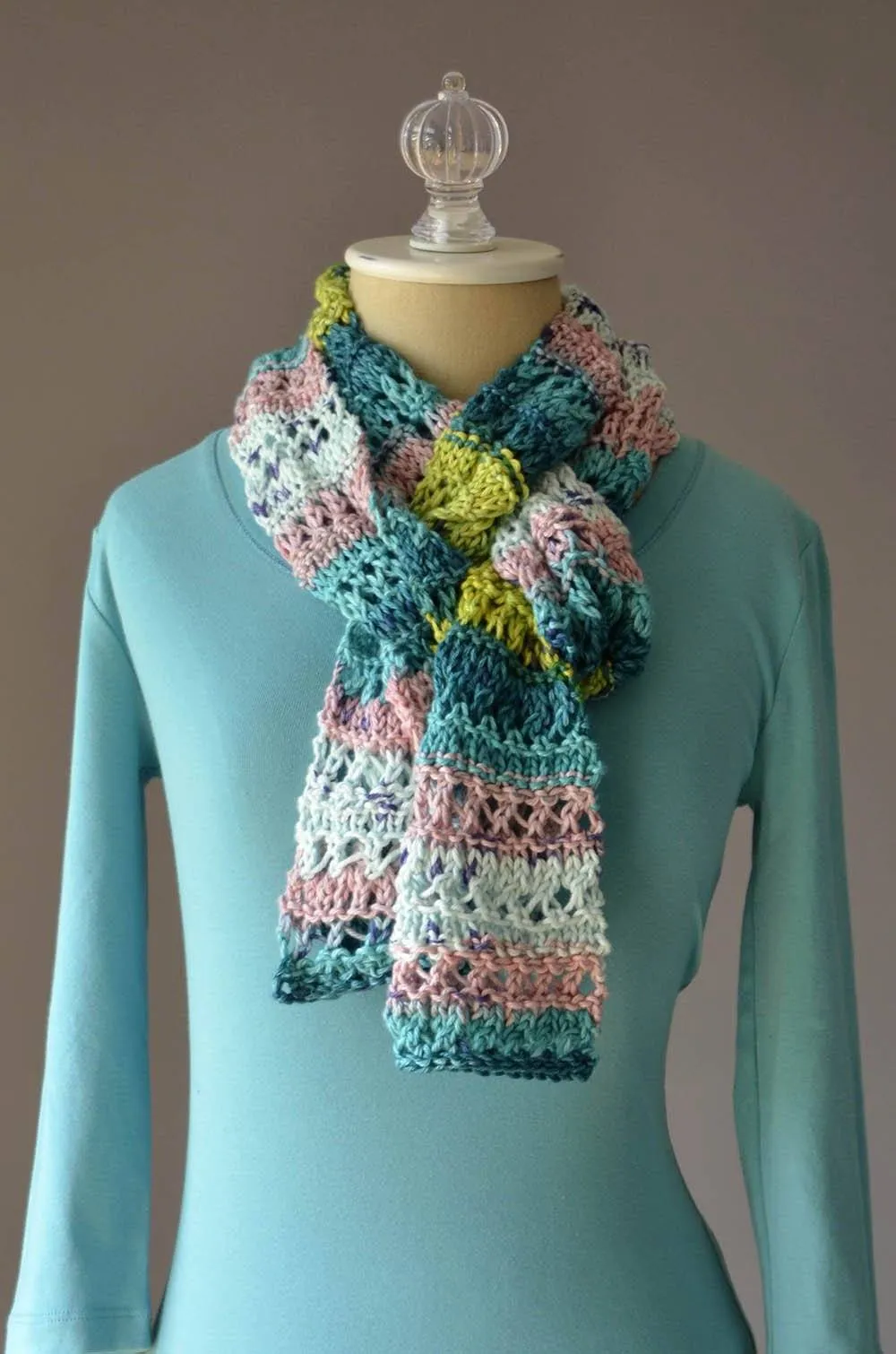 Reversa-Lace Scarf