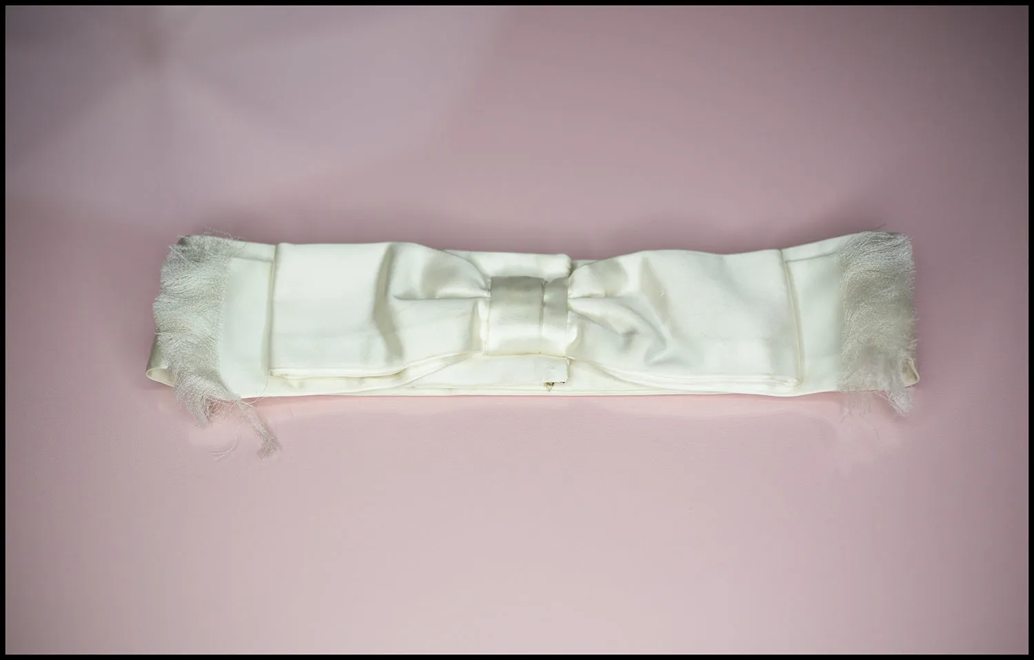 Vintage 1950s Ivory Satin Bow Belt S